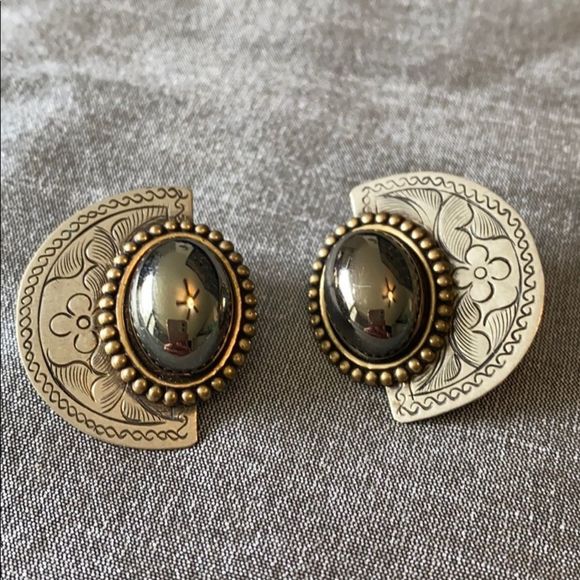 Jewelry - Silver Earrings With Gold